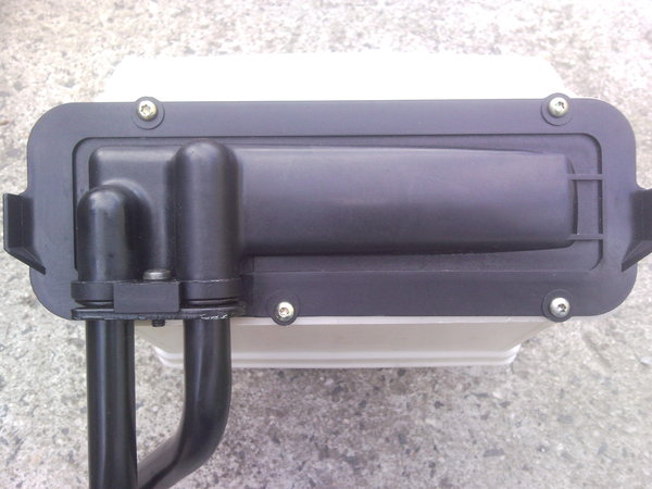 Pic 5 Undo the four torx screws to separate the core from the heater box