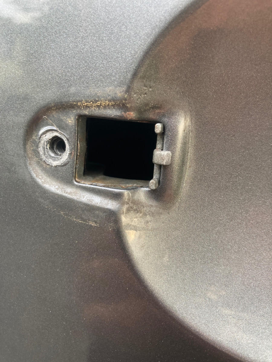 Align locator nib before screwing in