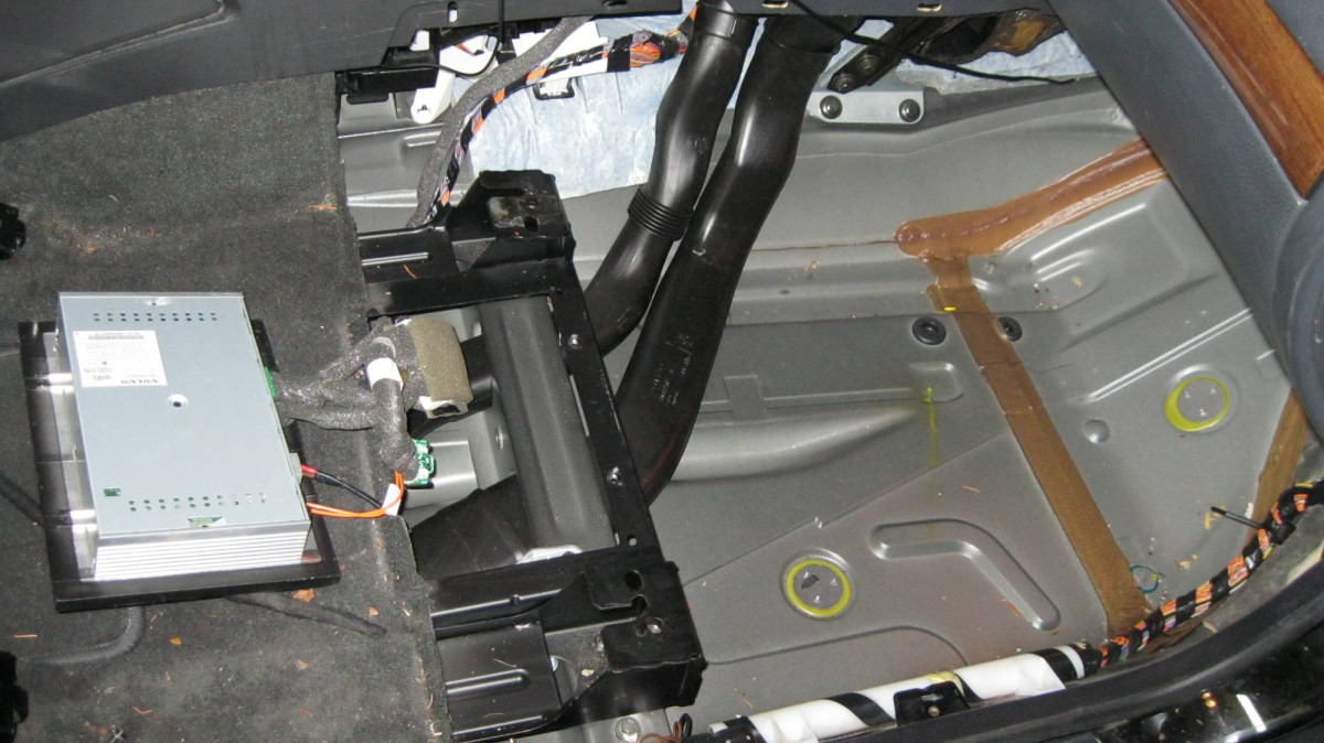 XC90 Pass Side Floor.JPG
