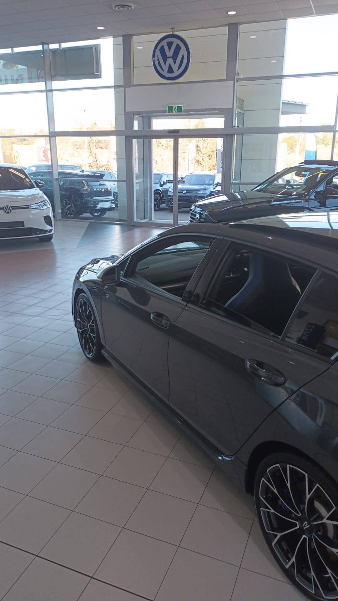 Volvo service department