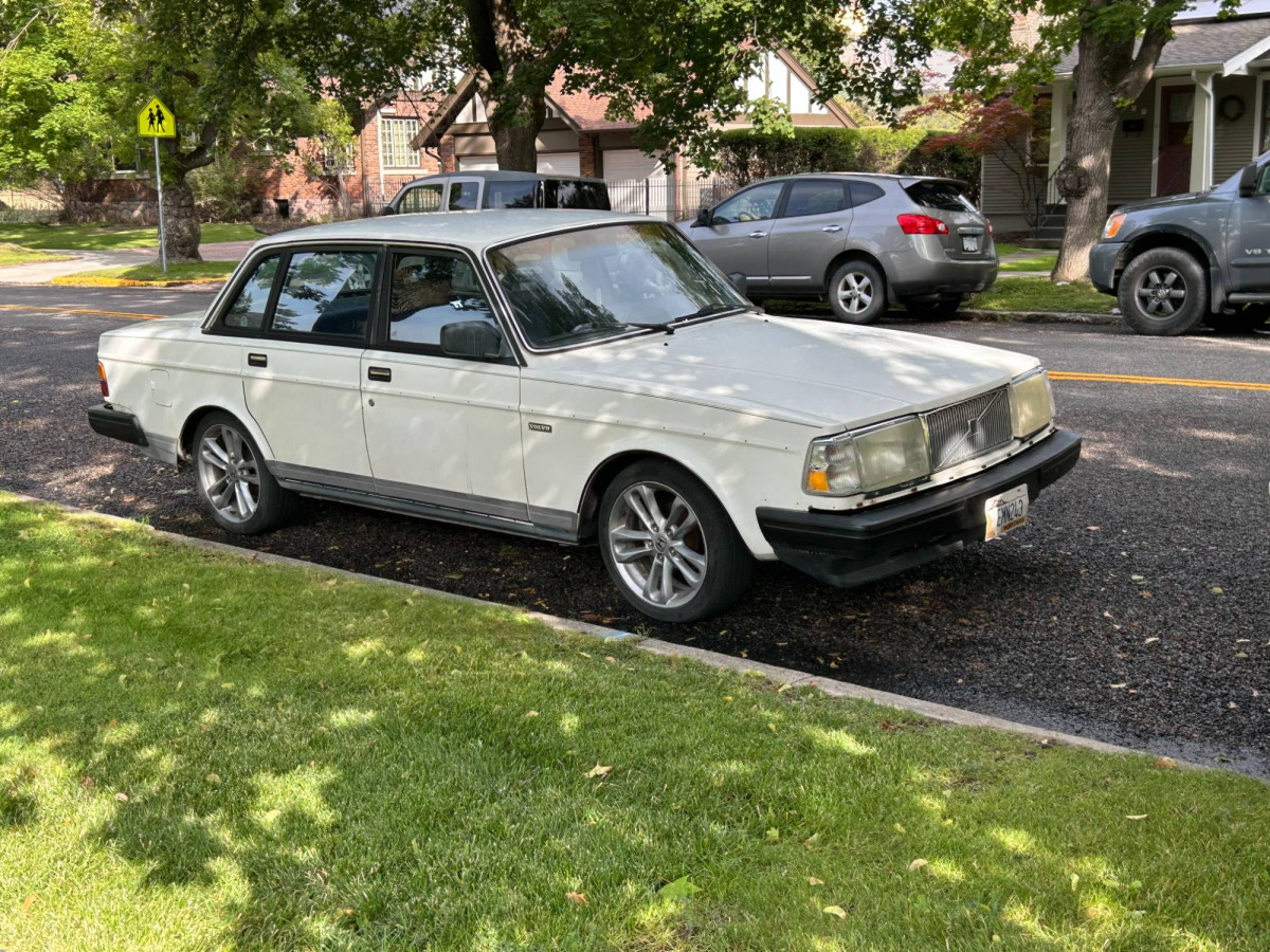 240 Sedan Beckwith.jpeg