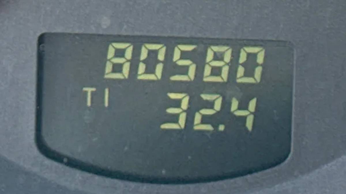 2001_V70_T5_Odo.jpg