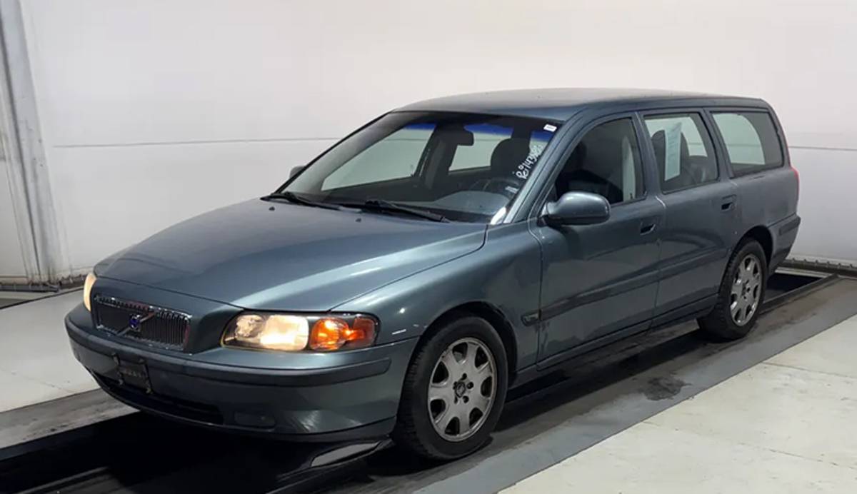2001_V70_T5_Exterior.jpg