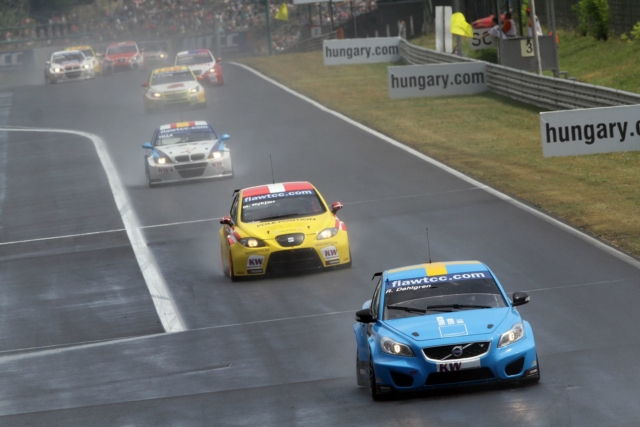 Start In Rainy Weather Volvo C30 At Wtcc, Hungaroring -  2011, C30, Exterior, Images, Motorsport, VOLVO C30 (2006-2012), Volvo Racing