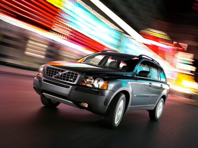 Volvo XC90 First Generation -  city, Exterior, night