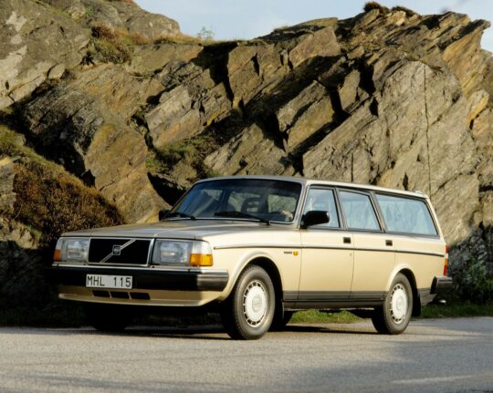 Euro-spec Volvo 245, gold