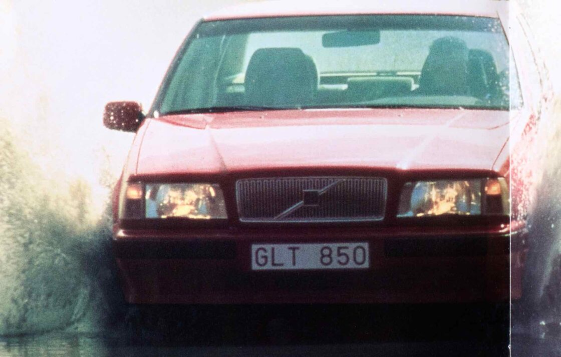 1993 Volvo 850 Debut Sales Brochure