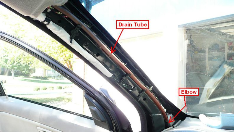 XC90 Sunroof Drain 02 - 