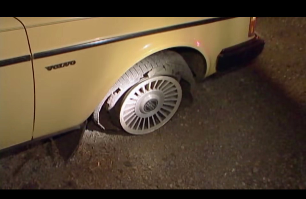 Volvo 240 Pale Yellow 7.06.49 Pm 1 - 